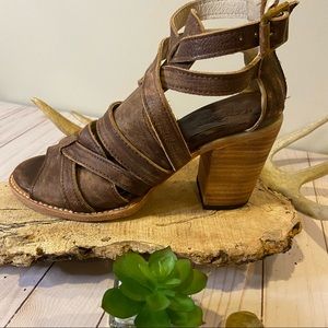 Freebird Claw Sandals💕